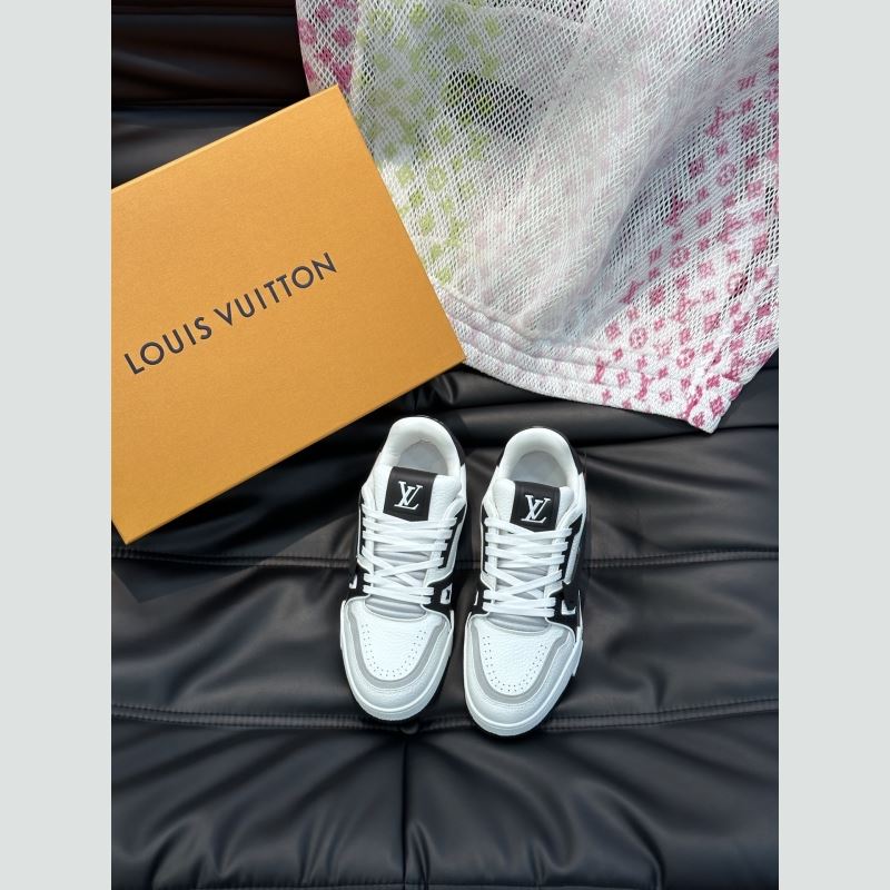 l**is V*t*n sneakers